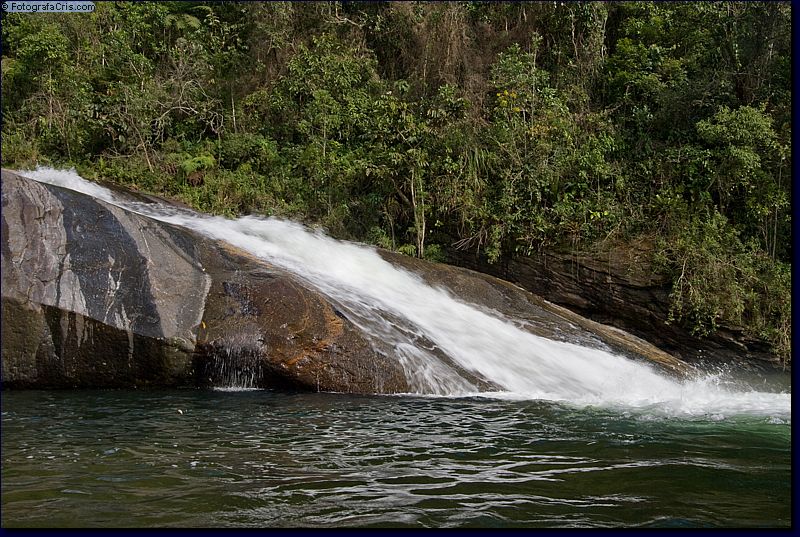 Cachoeira_escorrega_Maua_Maromba5120.jpg Fotografa Cris Rio de Janeiro RJ